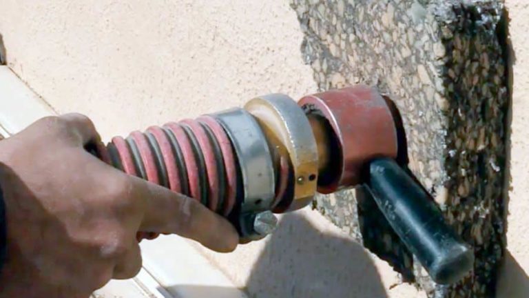 Insuflado de celulosa en paredes exteriores.