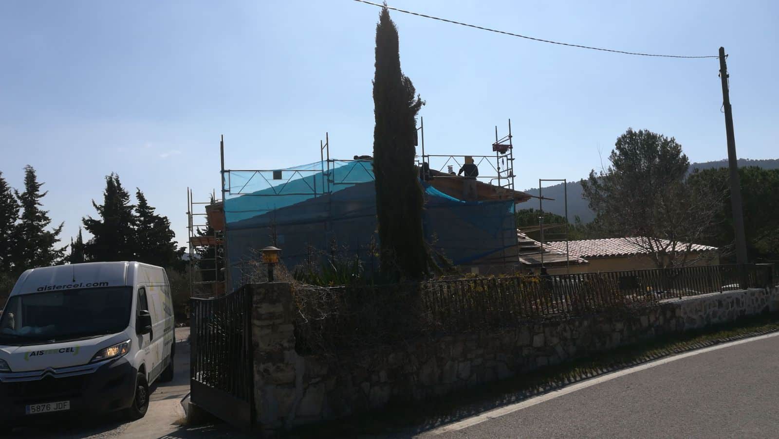 Aislamiento térmico con celulosa masia Querol exterior 2