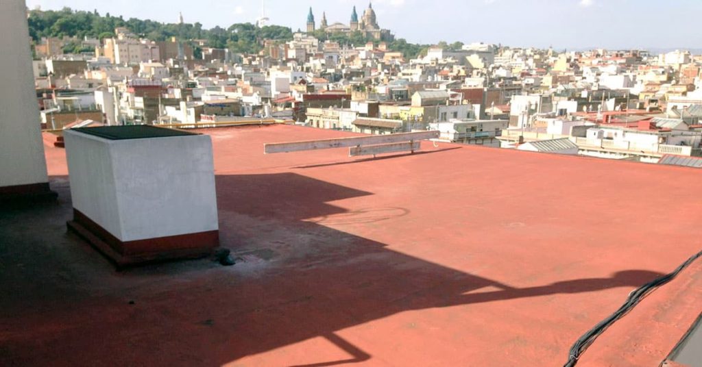 Aislar techo desde azotea insuflando celulosa