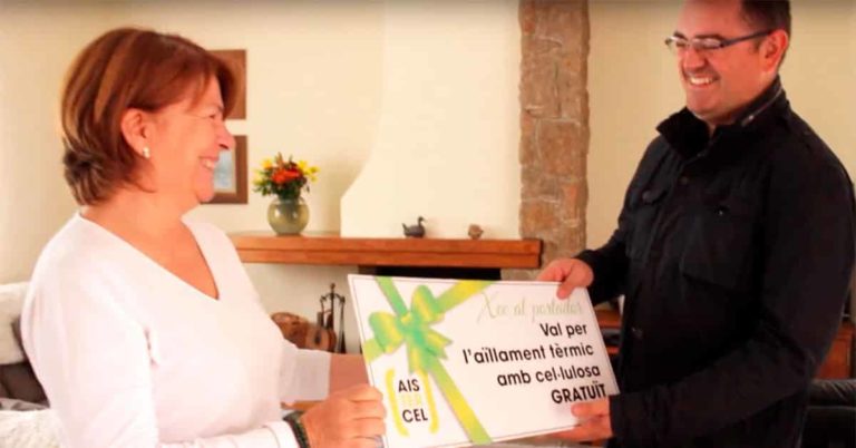 Aislamiento térmico con celulosa en Begues