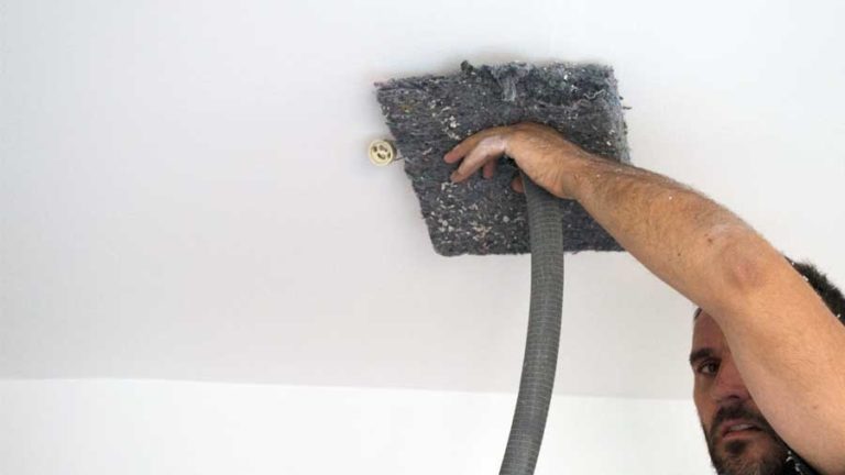 Aislamiento termico de techo mediante insuflado de celulosa