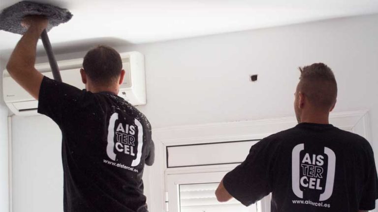 Aislamiento termico de paredes y techo con celulosa