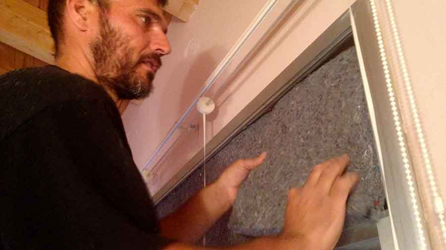 Aïllar persianes amb plaques de cotó Geopannel