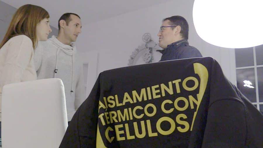 Aislar con celulosa una casa a cuatro vientos