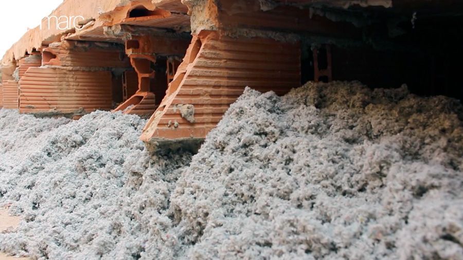 Celulosa insuflada para aislamiento térmico de cubierta