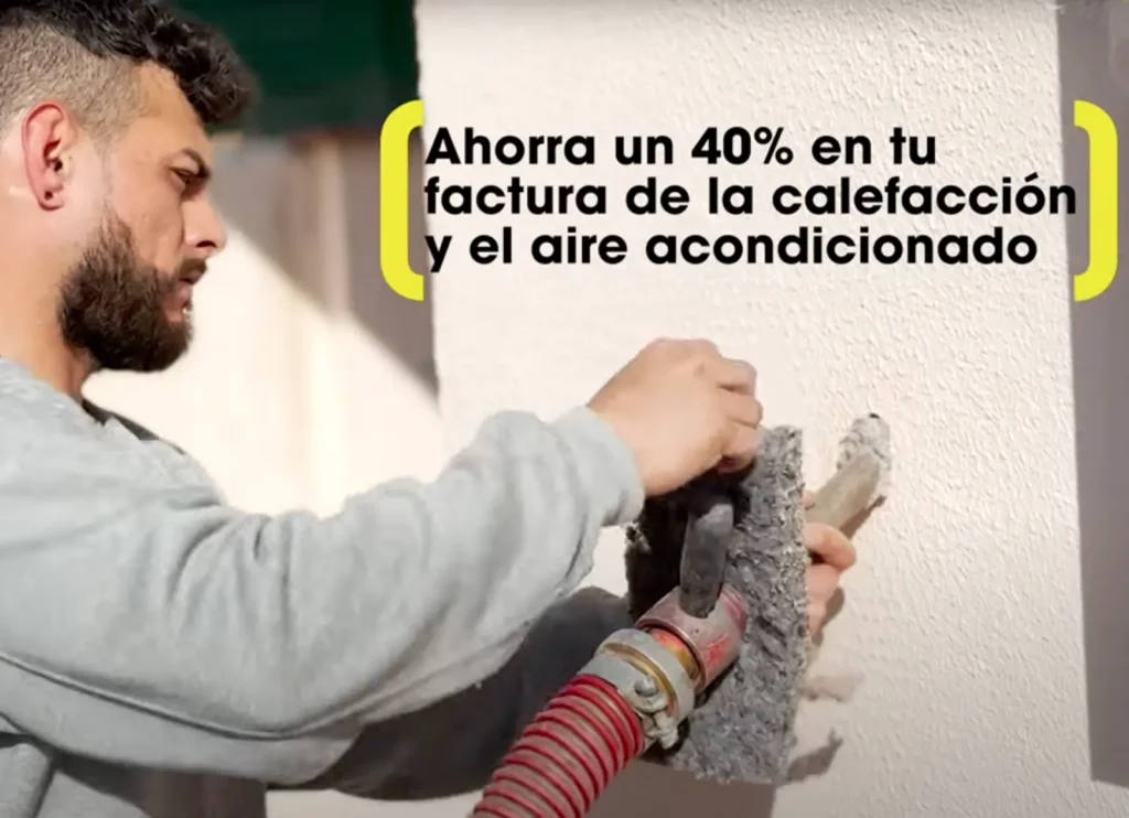 Mejora del aislamiento en una casa en Segur de Calafell mediante insuflado de celulosa en paredes por el exterior