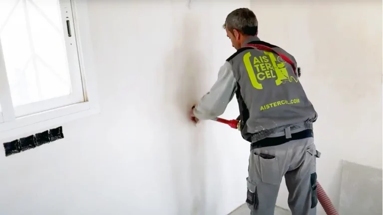 Aislamiento térmico celulosa insuflada en casa unifamiliar en Sant Feliu Codines