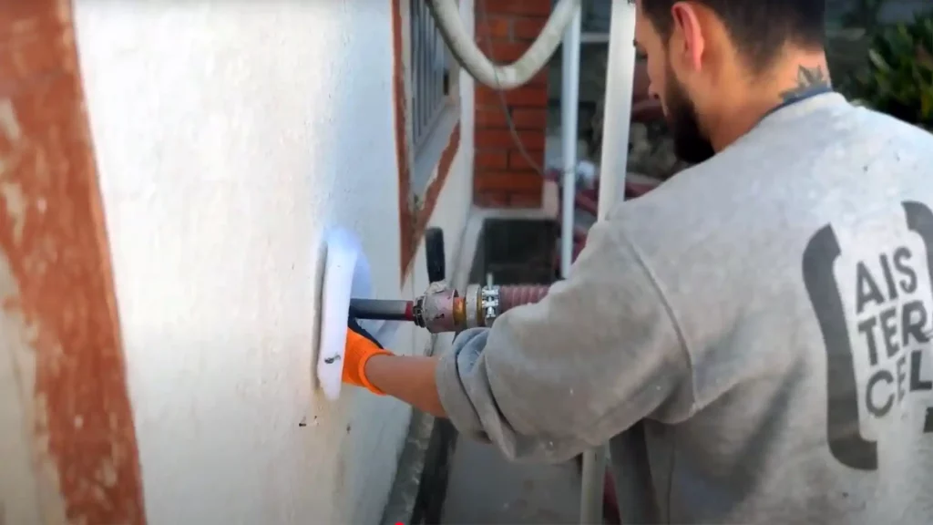 Aislar una casa con celulosa: El ejemplo transformador de una casa en Sant Andreu de la Barca