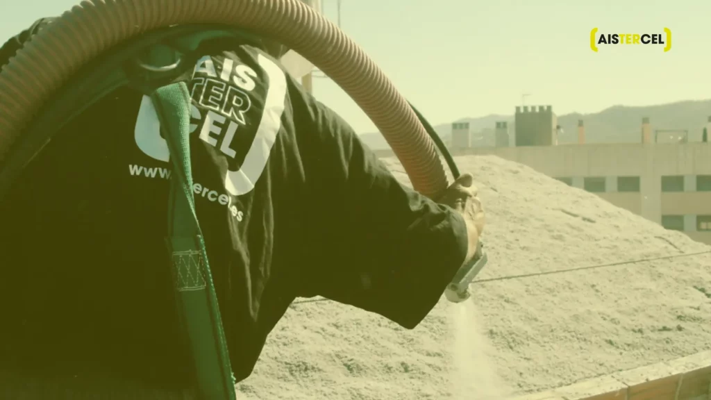 Cómo aislar una casa del calor con Aistercel