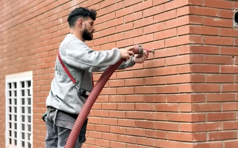 Aislamiento térmico de vivienda unifamiliar en Begues por exterior